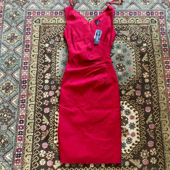 *NWT* Red V-Neck Sleeveless Fitted Dress - Made in Canada - XXS - Picture 6 of 16